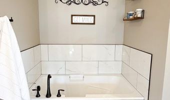 6560 E Crown Cres, Ammon, ID 83406