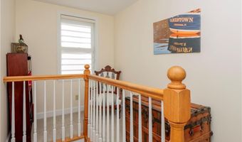 14 Lee Ave, Newport, RI 02840