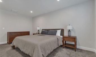 28 Ashley St, Cranston, RI 02920