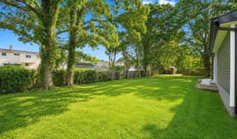 41 Madison Ave, Amityville, NY 11701