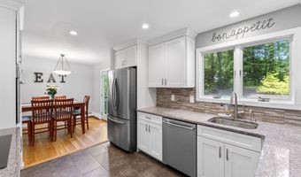 33 Ridgedale Rd, Bethel, CT 06801