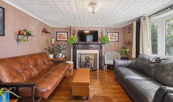 203 Grove St, Bangor, ME 04401
