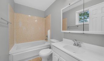 4906 UPLAND Dr, Alexandria, VA 22310
