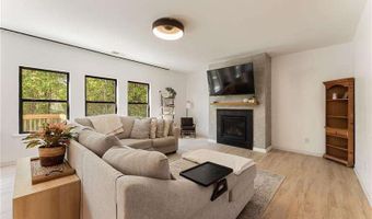 124 Cummings Ct, Ball Ground, GA 30107