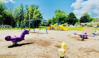 4 Wylie Cir, Albrightsville, PA 18210
