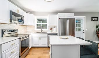 6 Laurel Dr, Brookfield, CT 06804