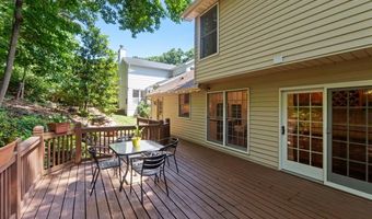 1008 Westrun Dr, Ballwin, MO 63021