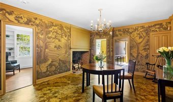 57 Farewell St, Newport, RI 02840