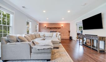 4005 KLOMAN St, Annandale, VA 22003