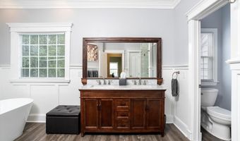 6 SLEEPY HOLLOW Ct, Allentown, NJ 08501