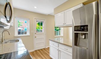 3364 S WAKEFIELD St #A, Arlington, VA 22206