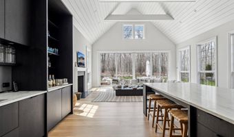 39 Timber Trl, Amagansett, NY 11930