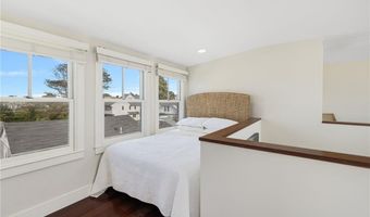 44 Tuckerman Ave, Middletown, RI 02842