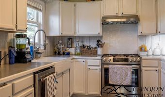 5 Longhorn Dr, Cody, WY 82414