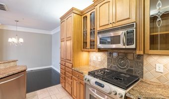 5067 DONOVAN Dr, Alexandria, VA 22304