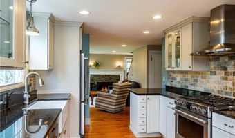 42 Grasslands Rd, East Greenwich, RI 02818