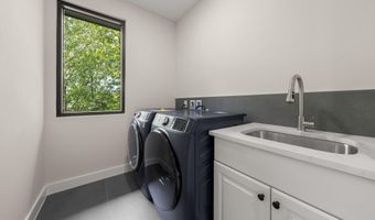 3112 N ROSSER St, Alexandria, VA 22311
