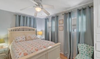 900 Laurel Cir, Barefoot Bay, FL 32976