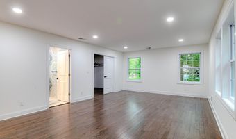 58 Fish Hawk Dr, Middletown, NJ 07748