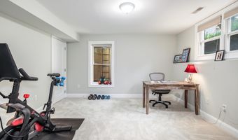9304 WILDOAK Dr, Bethesda, MD 20814