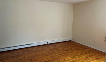 15 Cedar St, Amityville, NY 11701