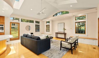 8407 GEORGIAN Way, Annandale, VA 22003