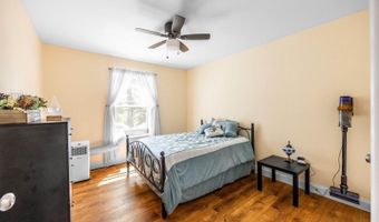 51 Knoll Crest Dr, Bangor, ME 04401