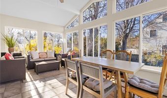 132 Ruggles Ave, Newport, RI 02840