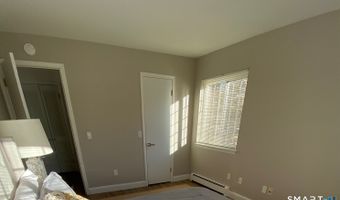6 Canterbury Ct 6, Brookfield, CT 06804