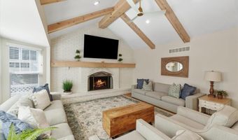 1307 Red Oak Plantation Dr, Ballwin, MO 63021
