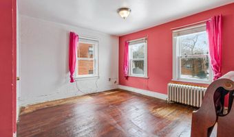 921 48TH St NE, Washington, DC 20019