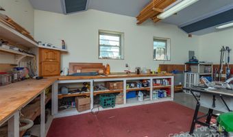 39 N Pershing Rd, Asheville, NC 28805