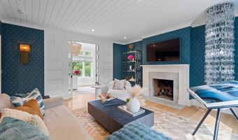 8 Gaylea Dr, Branford, CT 06405