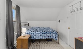 3 Prescott Pl, Newport, RI 02840