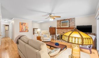 1529 Autumn Leaf Dr, Ballwin, MO 63021