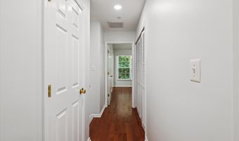 20 HARBOUR HEIGHTS Dr 20, Annapolis, MD 21401