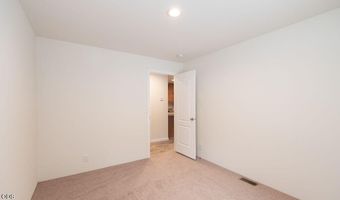 61071 Chuckanut Dr, Bend, OR 97702