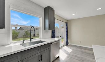 624 Hidden Valley Dr, Henderson, NV 89002