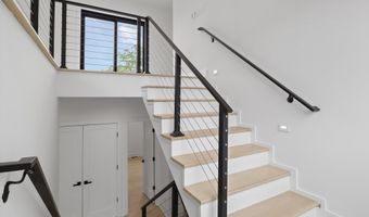 2007 S JOYCE St, Arlington, VA 22202