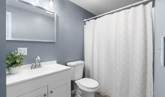742 Daniel Shays Hwy 1F, Athol, MA 01331