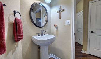 1320 W Highland Ave, Aransas Pass, TX 78336