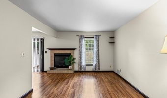 5 Woodside Dr, Albany, NY 12208