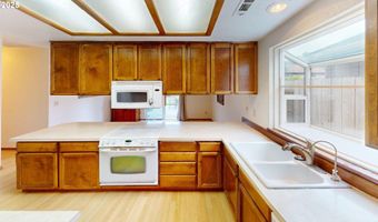 570 VELOPA Ct, Brookings, OR 97415