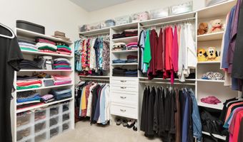 144 COWBIRD St, Lake Frederick, VA 22630