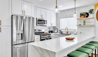 425 Golden Valley Dr, Henderson, NV 89002