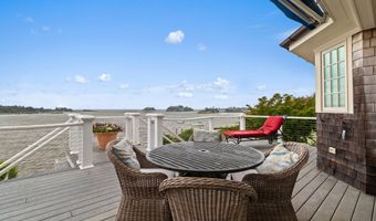 27 Prospect Hill Rd, Branford, CT 06405
