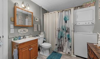984 Cleveland Ave, Amherst, OH 44001