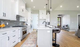 4917 Lake Vista Dr, Benton, AR 72019