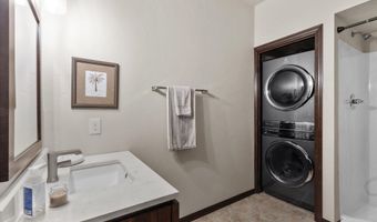 1074 W WILLIS Way, Appleton, WI 54913