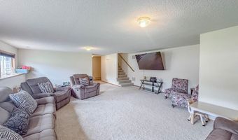 1201 Forrest Glenn Dr, Arkansas City, KS 67005
